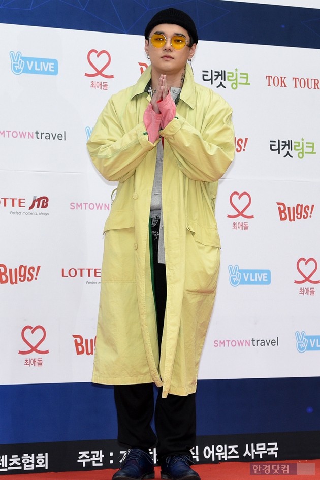 [HEI포토] 딘, 구제시장 마니아 패션(가온차트)