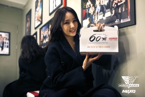 치킨업계 닭크호스 60계 치킨, 머슬여제에게 활력을 선사하다