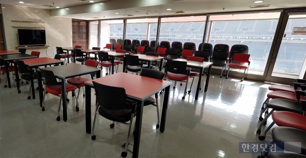 상암구장 스카이박스를 스터디룸으로…서울시의 실험