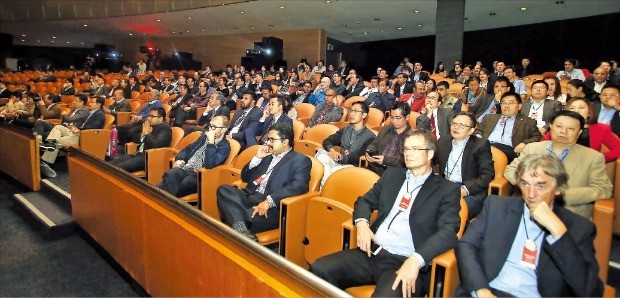 [여행의 향기] 국제행사 직접 유치하자…보폭 넓히는 마이스 기업들