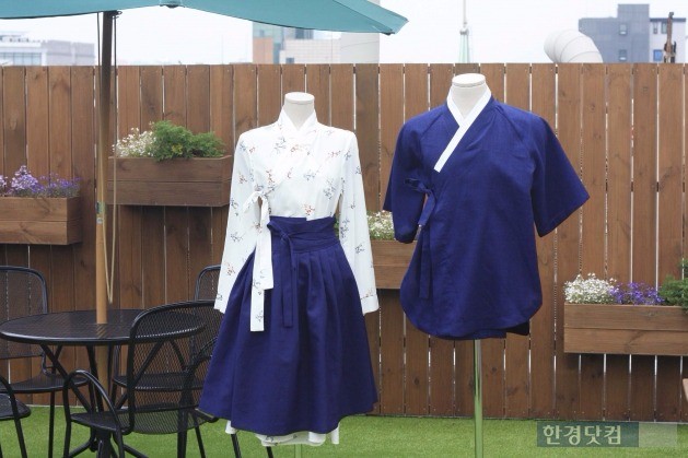 [조아라의 청춘극장] 직접 디자인한 허리치마 입어볼래요? 한복 매력에 빠진 26살 男사장님