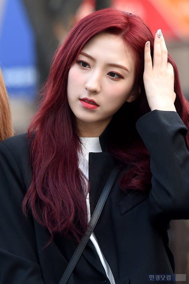 [포토] 우주소녀 은서, 머리 넘기며 우아하게~