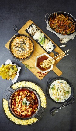 [2018 브랜드 고객충성도 대상] 두끼, 즉석떡볶이 무한리필… 글로벌 입맛까지 사로잡다