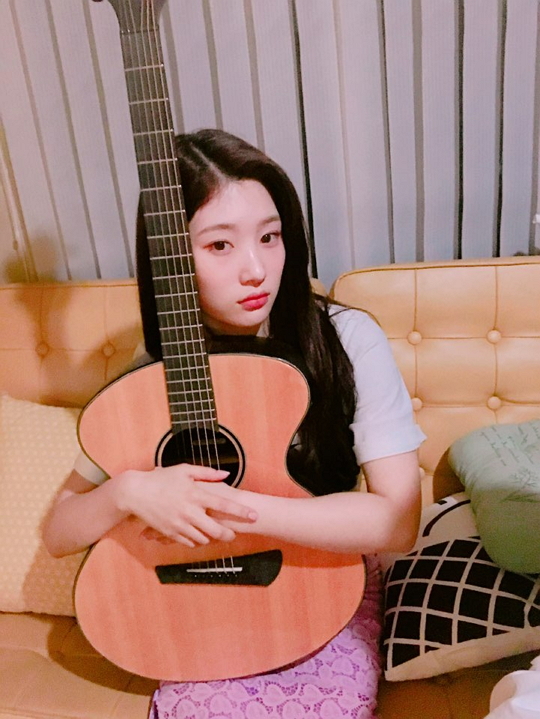 ‘투제니(to.Jenny)’ 다이아 정채연, 김성철과 설레임 유발!