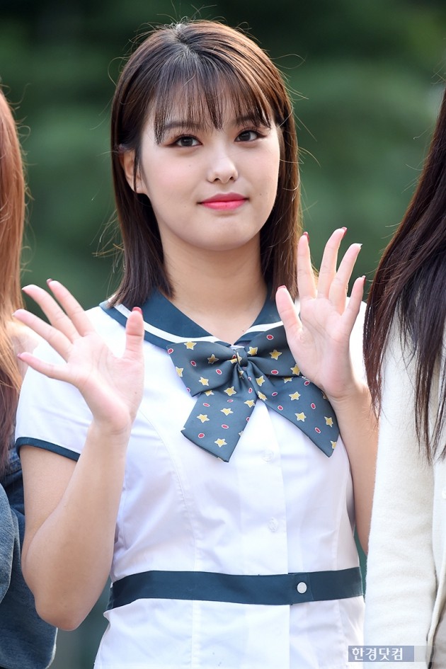 [포토] 모모랜드 아인, 교복 입고 출근길 왔어요~