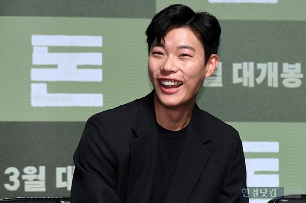[포토] 류준열, 소년미 넘치는 함박 미소