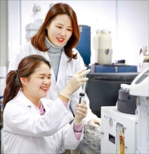 물맛 평가하는 워터 소믈리에를 아십니까?