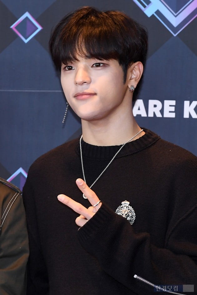 [포토] 스트레이 키즈 우진, 시크하게 브이~