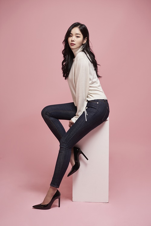 유니코스메틱 럭셔리 식자재 온라인 마트 유니마켓, 라틴 트로트 여신 조정민 모델로 발탁