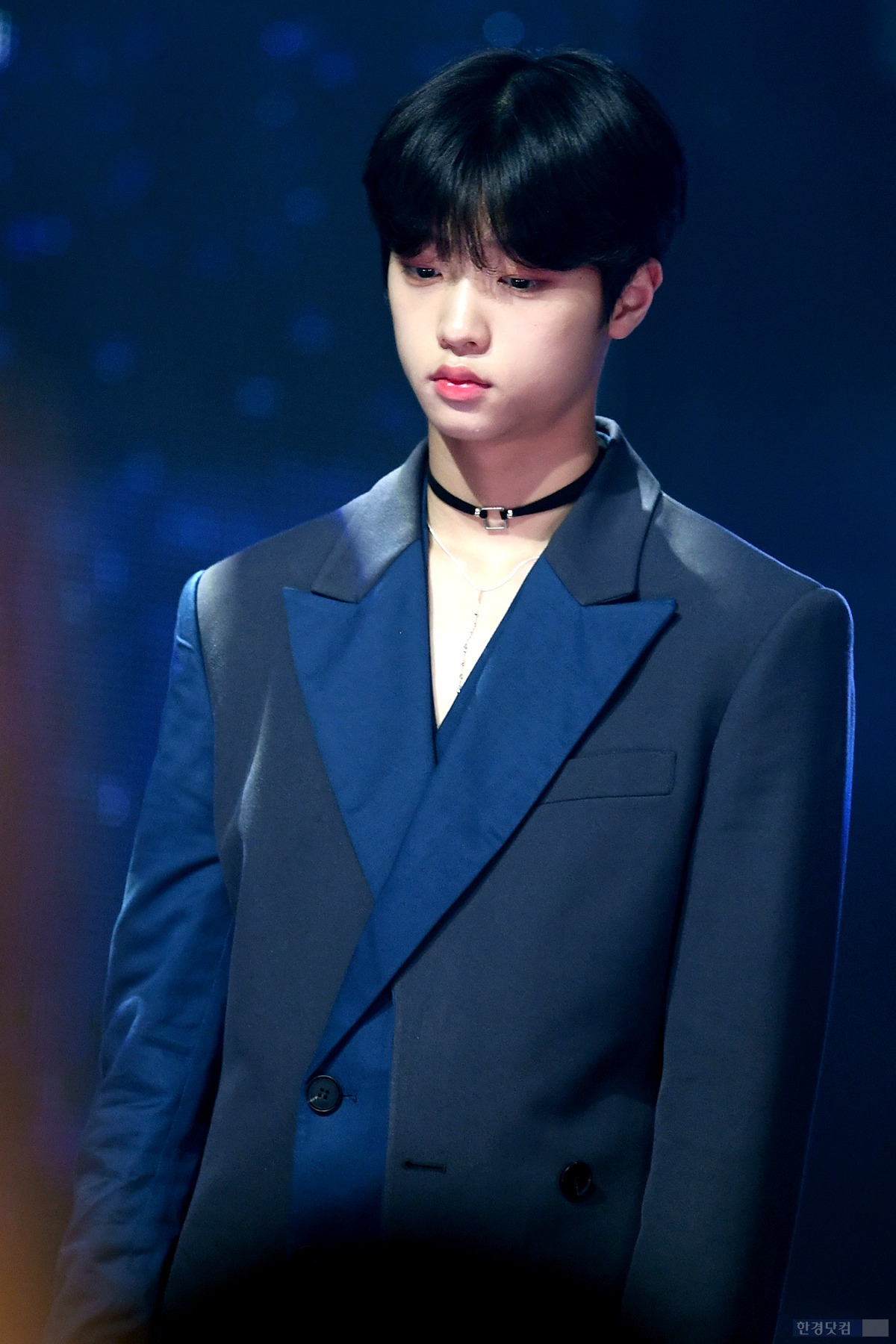 입덕도우미｜엑스원, 트로피 수집을 시작했다…신인상 향한 힘찬 발걸음
