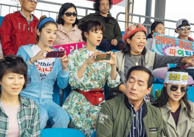 술집사장 아들 필구를 보호하라…동백꽃 필 무렵 까멜리아 3인방 출격