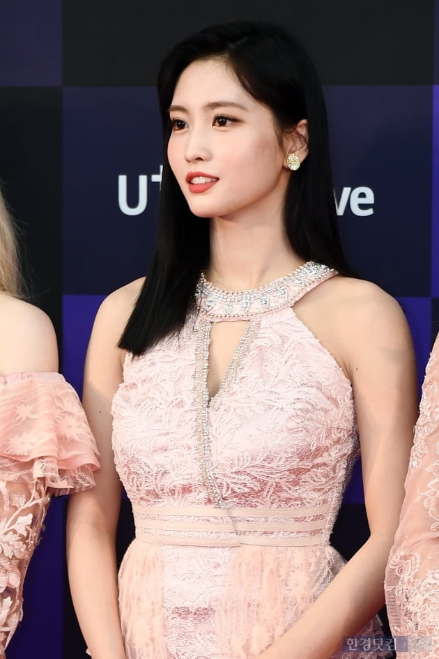 [포토] 트와이스 모모, 감탄을 부르는 꽃미모 (골든디스크)