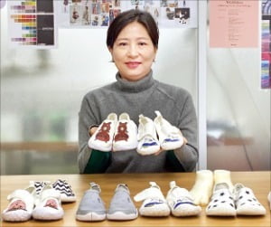 어린이 실내운동화로 맘 사로잡은 가온디자인랩