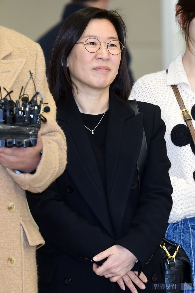 [포토] 기생충 곽신애 바른손이앤에이 대표, 취재진 보고 밝은 표정