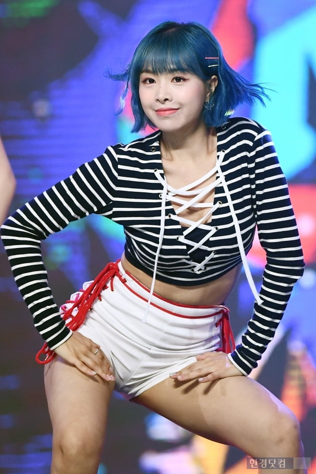 [포토] 에이프릴 채원, 표정에 귀여움이 가득~