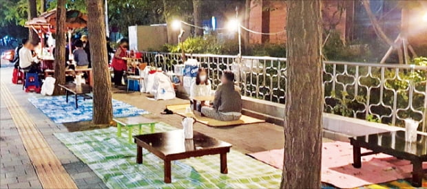 학교 앞서 술파는 불법 노점 철거에 구청 유리 깨고 난동부린 민주노련