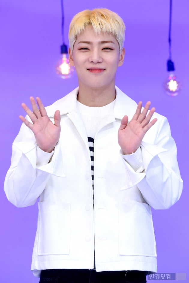 [포토] 온앤오프 이션, 퓨즈 향한 귀여운 미소