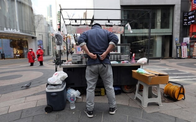 사업자 등록해야 준다니… 주고도 욕먹는 노점상 지원금