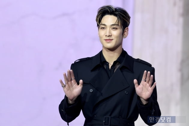 [포토] 뉴이스트 백호, 미소가 멋진 남자