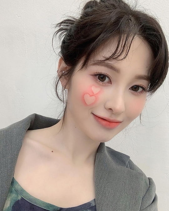 다이아 예빈, 눈 마주치면 심쿵…넘치는 사랑스러움