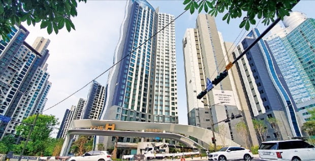 반포 3년 만에 새 아파트…매매·전셋값 껑충