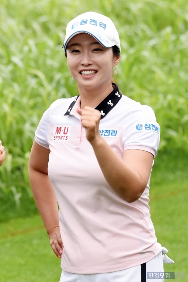 [포토] 홍란, 17년 꾸준함으로 KLPGA 통산 1000라운드 달성