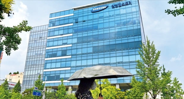 공정위 명백한 일감 몰아주기 vs 삼성 웰스토리 수익률 되레 낮아져