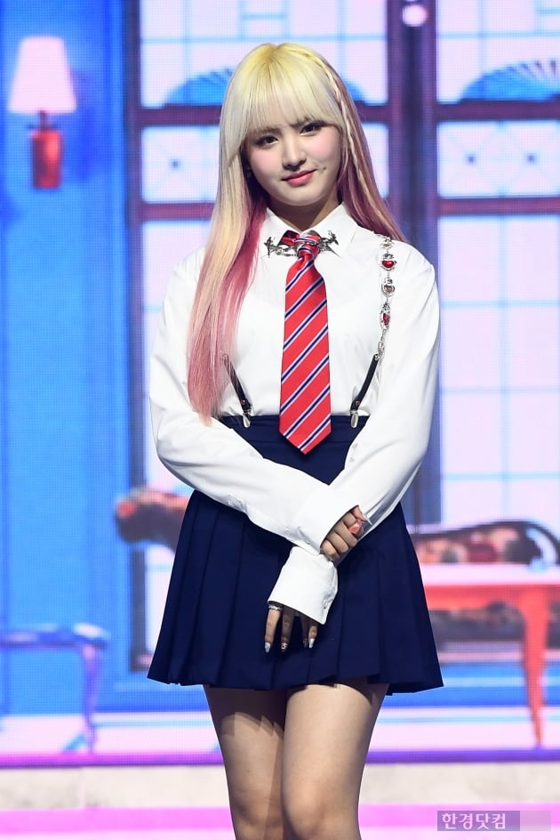 [포토] 아이브 리즈, 화려한 헤어컬러도 완벽 소화