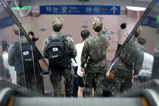 연천 부대 앞 PC방 1만1000원 정액제 적용…군인들 분노
