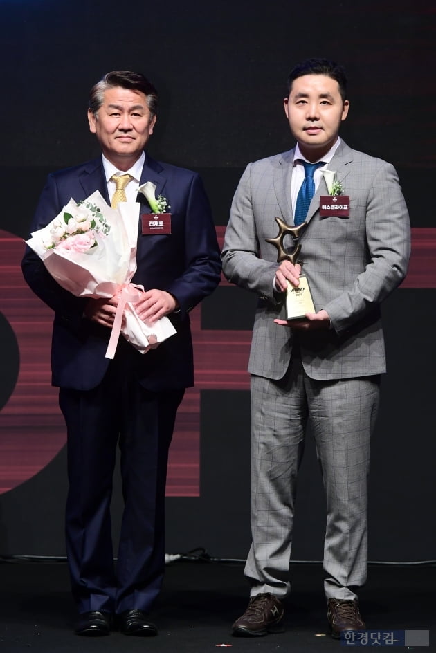 [포토] 코랩, 2022 올해의 브랜드 대상 드라이샴푸 부문 수상