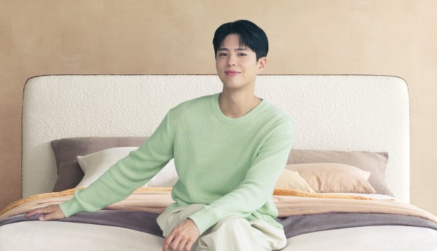 침대 광고 모델로 박보검 썼더니…업계도 놀란 이례적 상황