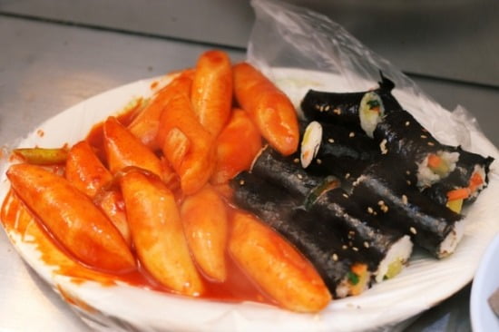 마약 김밥·마약 떡볶이 안 된다…식품에 마약 표시 금지 추진