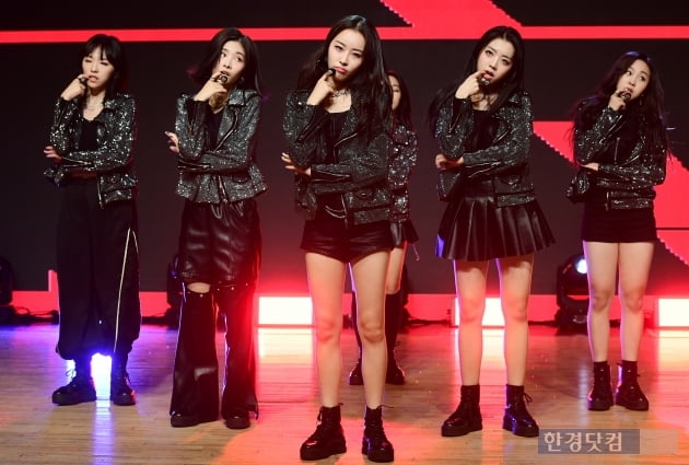 [포토] 퀸즈아이, 블랙으로 멋지게 차려입고~