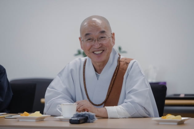 법륜스님은 왜 법당에 '500원짜리 불상'을 모셨을까