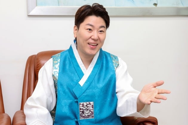 랍스타 7억 신기록…탤런트 출신 쇼호스트의 대박 비결 [이미경의 인사이트]