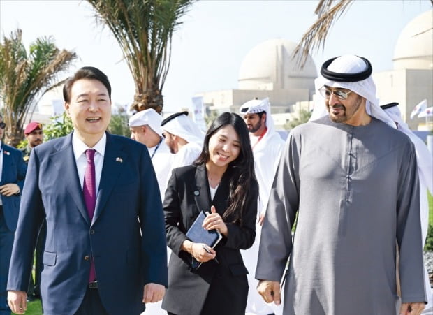[포토] 韓-UAE 신뢰의 상징 바라카 원전 찾은 윤 대통령