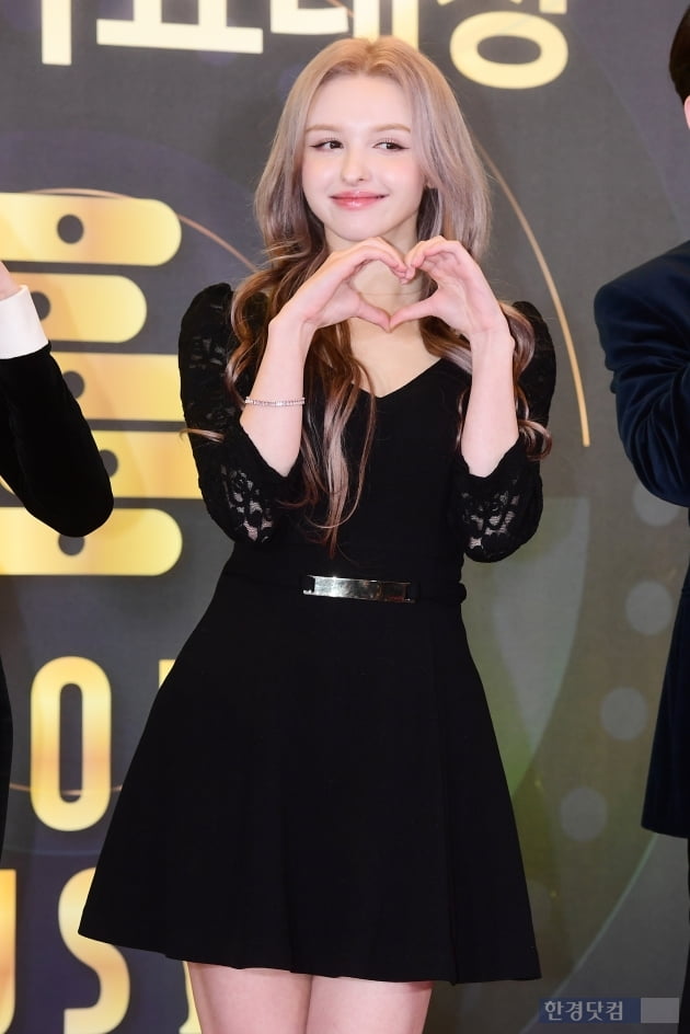 [포토] 리나대장, 예쁜 미소로 하트~ (서울가요대상)