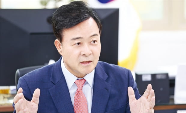 [인터뷰] 김성제 의왕시장 의왕산업진흥원 설립, 첨단산업단지 조성에 총력 펼치겠다