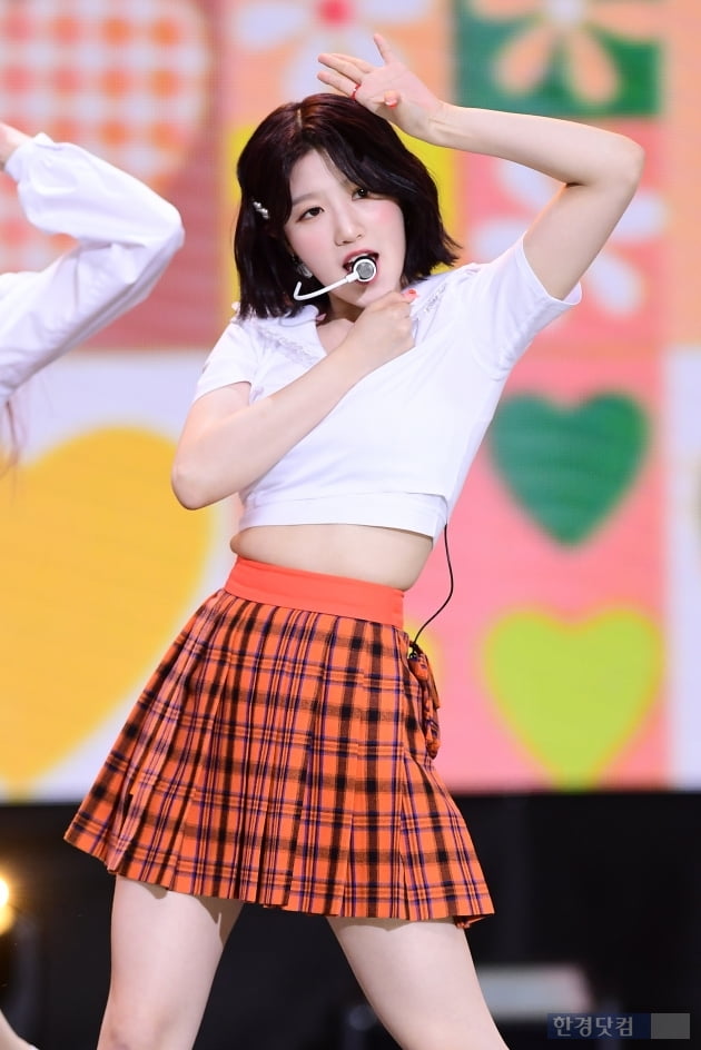 [포토] 첫사랑 서연, 단발로 도도하게 변신