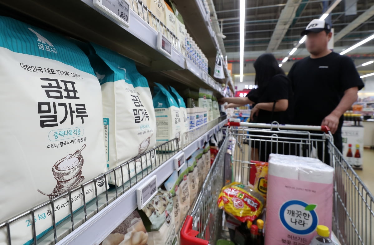 정부 압박에…제분업계, 밀가루값 5% 인하