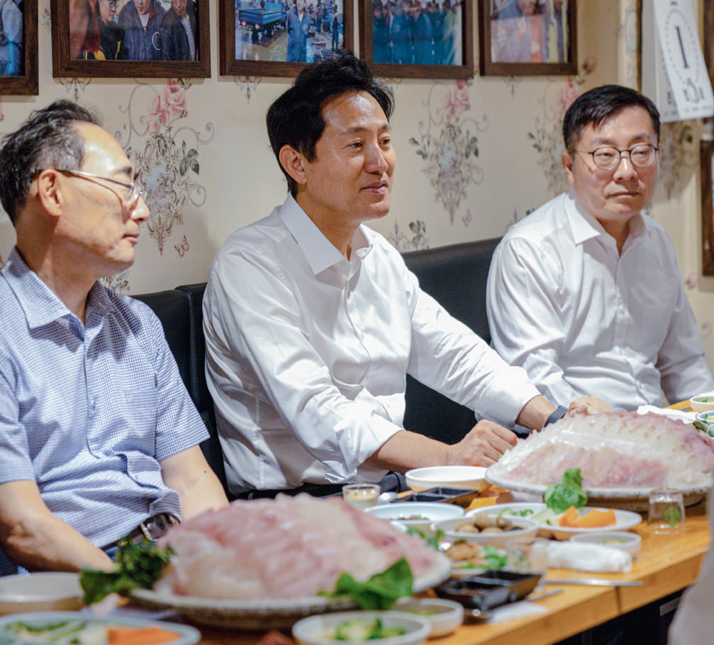 매일 표본검사하며 안전 확인…횟집 회식 나선 오세훈 시장