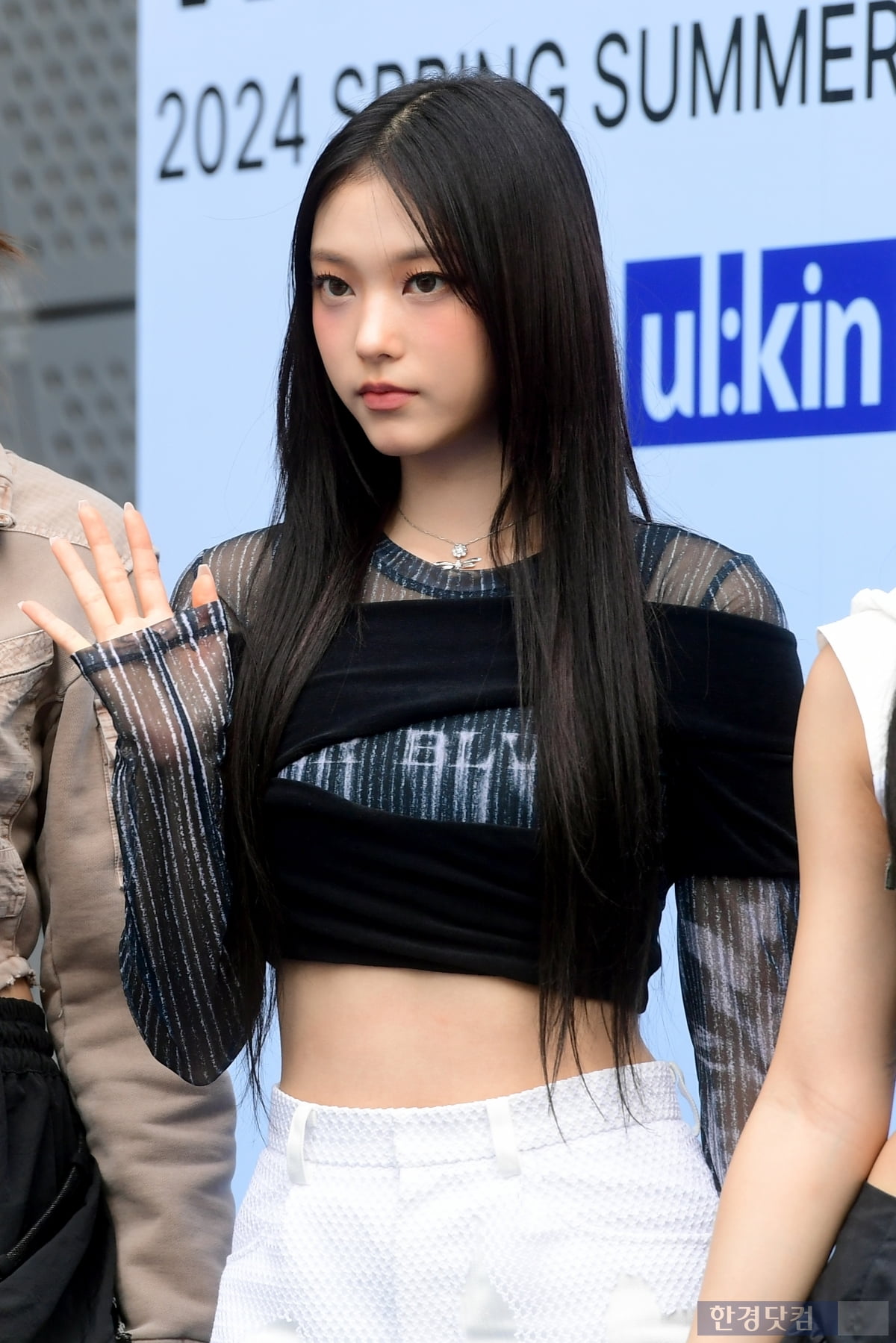 [포토] 뉴진스 해린, 잘록한 개미허리 뽐내며