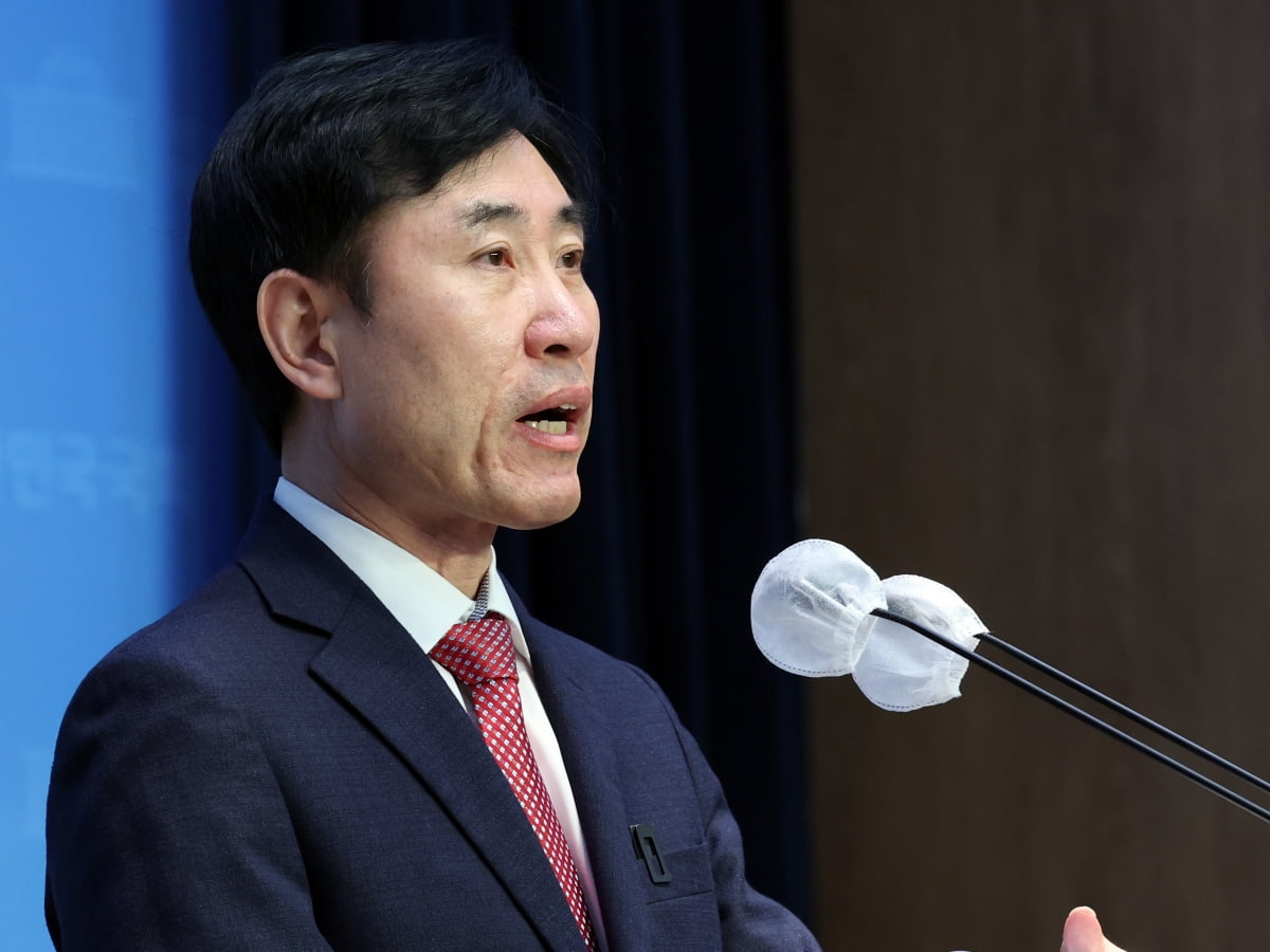 임종석 韓, 선후배에 미안해해야 한동훈 광주항쟁 때 유치원생