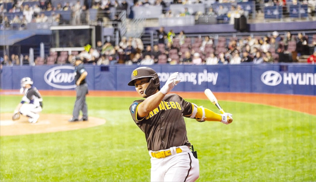 쿠팡플레이 MLB 서울시리즈 매진…와우 회원에 예매 흥행 홈런