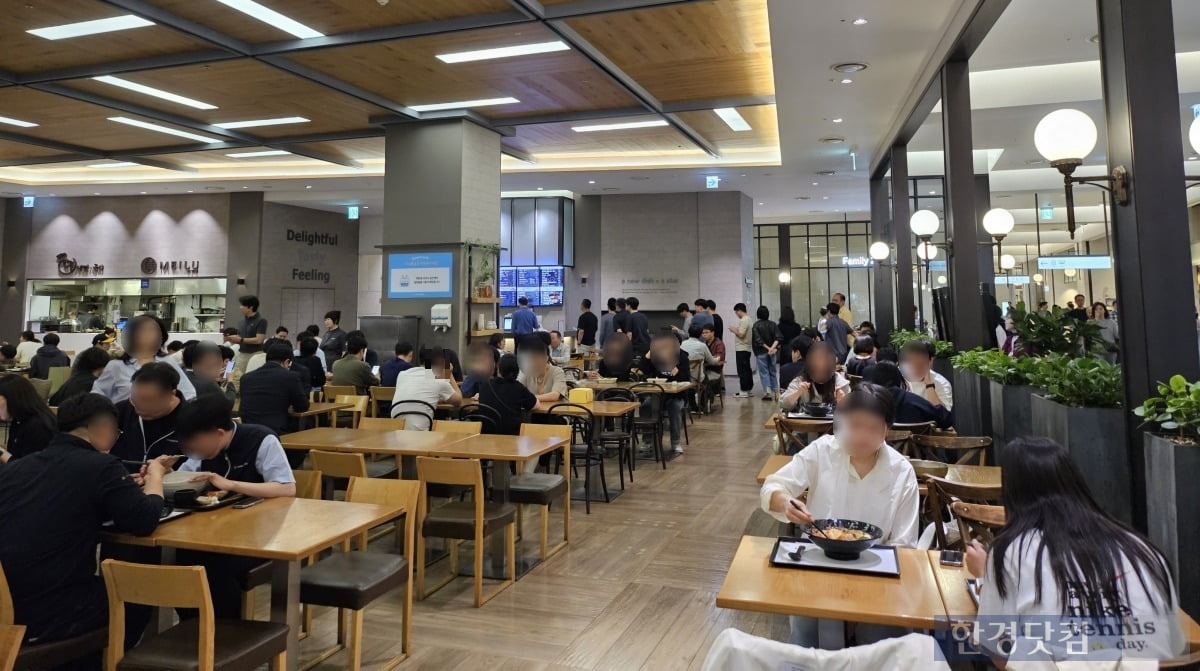 구내식당도 아닌데…식비 빠듯한 직장인 몰린다 [현장+]