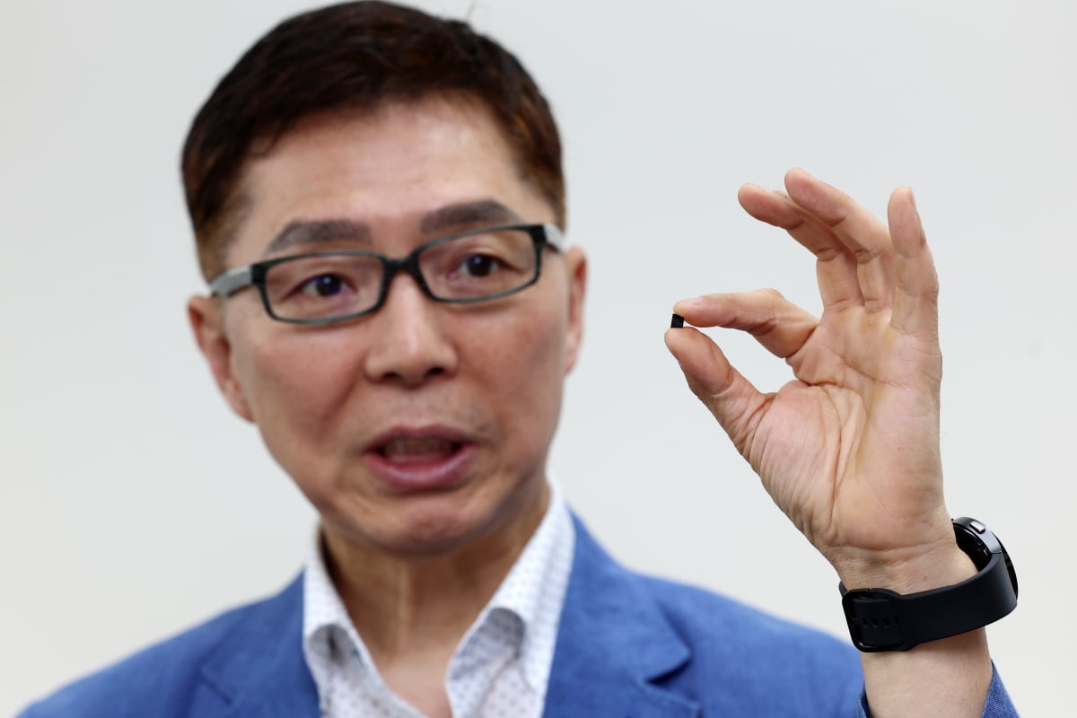 새끼손톱만한 칩 하나로 2000억 잭팟…리모콘 시대 끝났다 [최형창의 中企 인사이드]