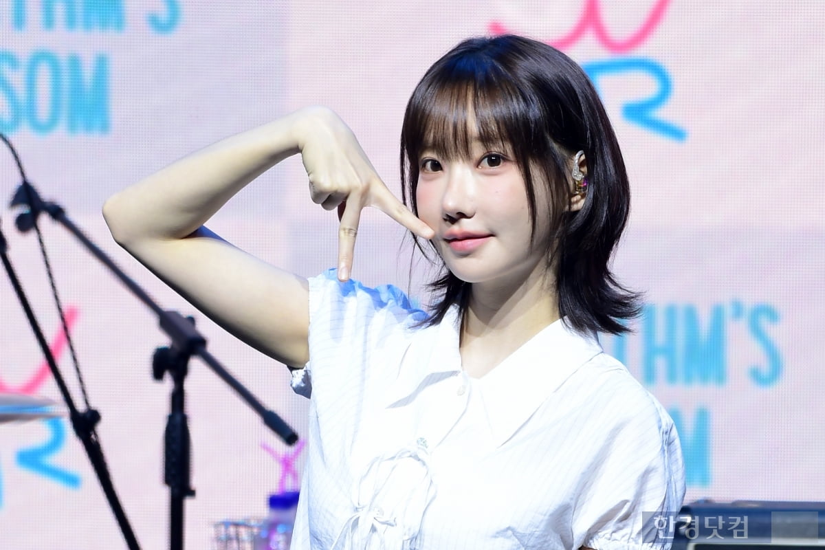 [포토] QWER 마젠타, 깜찍한 모습