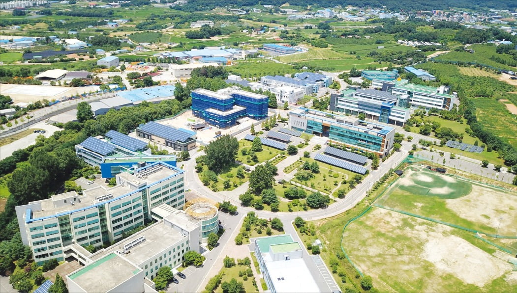 충남 탄소중립, 5년 앞당긴다…100대 핵심기술 기업 집중 육성