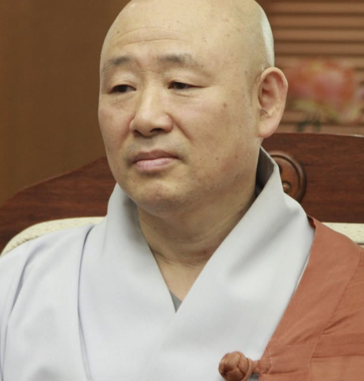 尹 방어권 보장 안건 공동발의한 원명스님, 인권위 자진 사퇴
