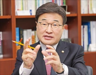 미국 韓 민감국가 지정에…여야 네 탓 공방